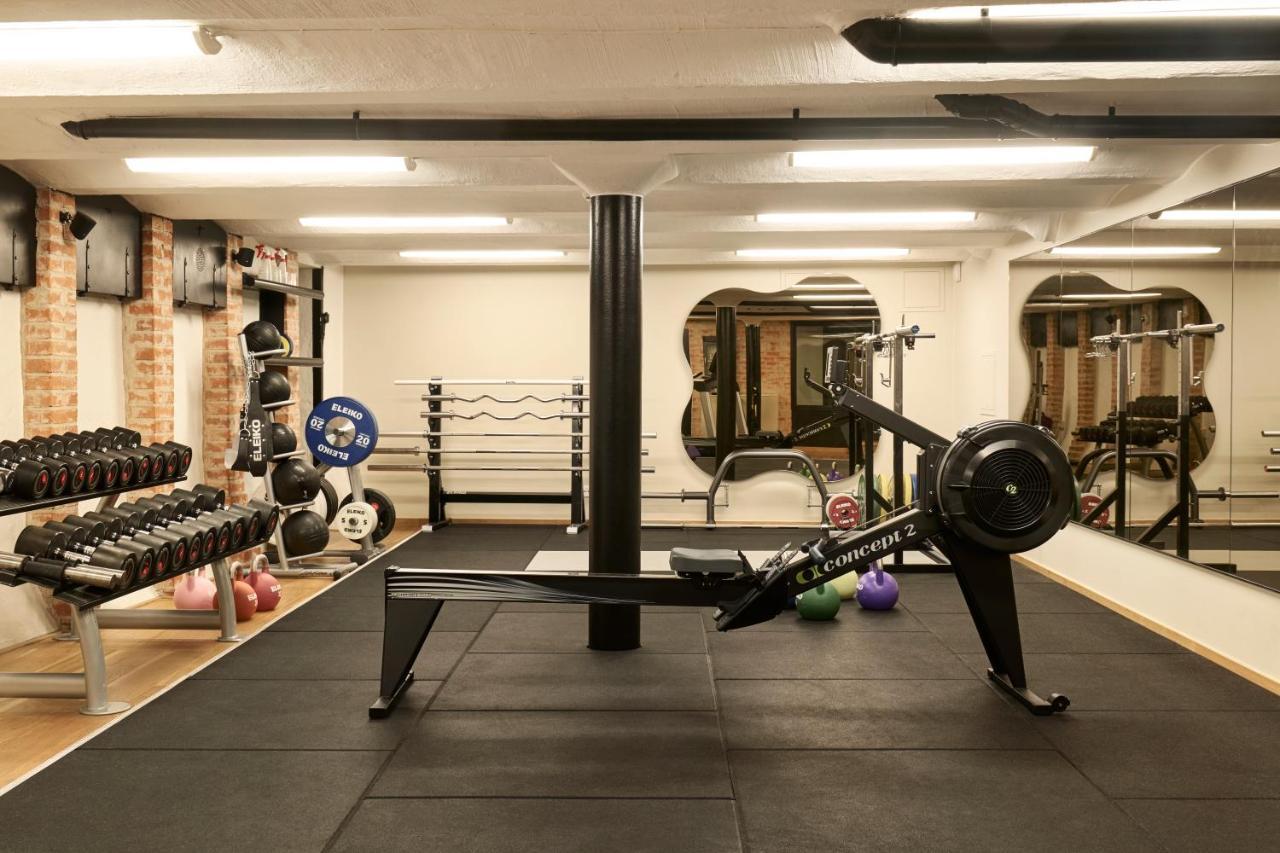โรงแรมดิโพลแมต สต็อกโฮล์ม ภายนอก รูปภาพ The gym at the Oxford Foundry