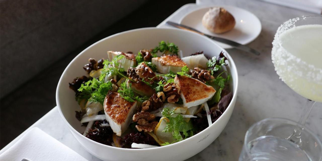 โรงแรมดิโพลแมต สต็อกโฮล์ม ภายนอก รูปภาพ A salad with haloumi cheese