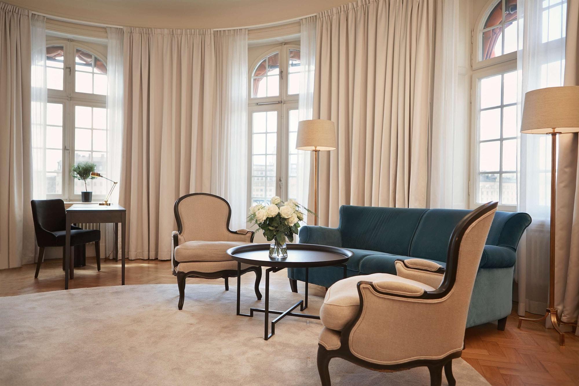 โรงแรมดิโพลแมต สต็อกโฮล์ม ภายนอก รูปภาพ A suite at the Hotel Axelmannstein