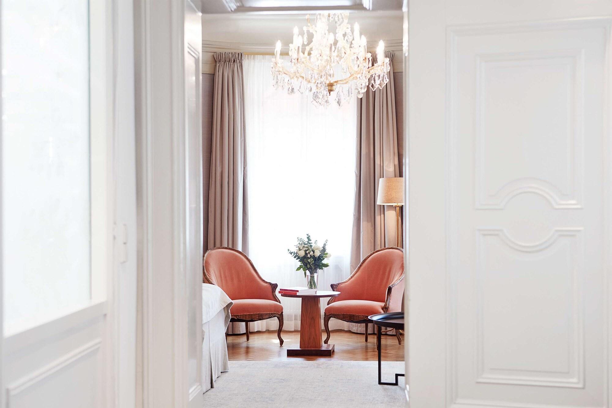 โรงแรมดิโพลแมต สต็อกโฮล์ม ภายนอก รูปภาพ A suite at the Hotel de Crillon
