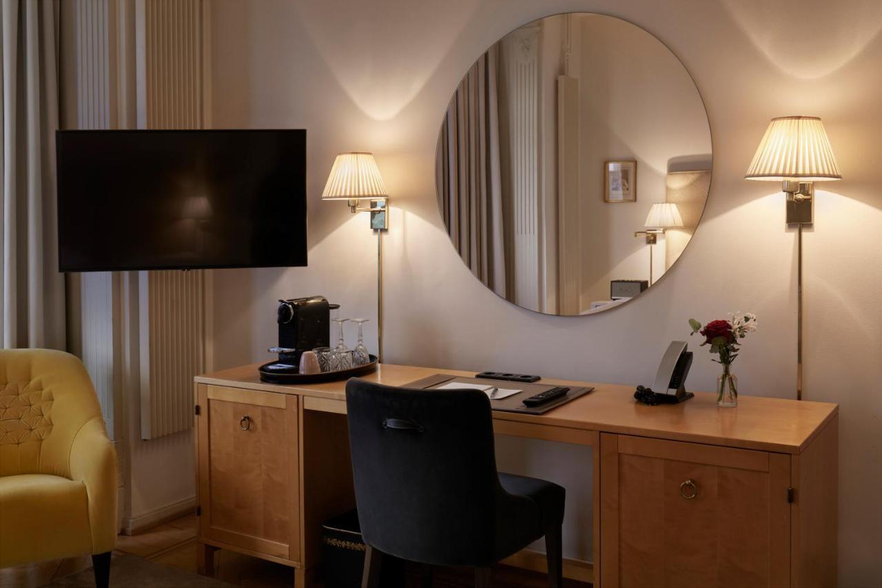 โรงแรมดิโพลแมต สต็อกโฮล์ม ภายนอก รูปภาพ A room at the hotel