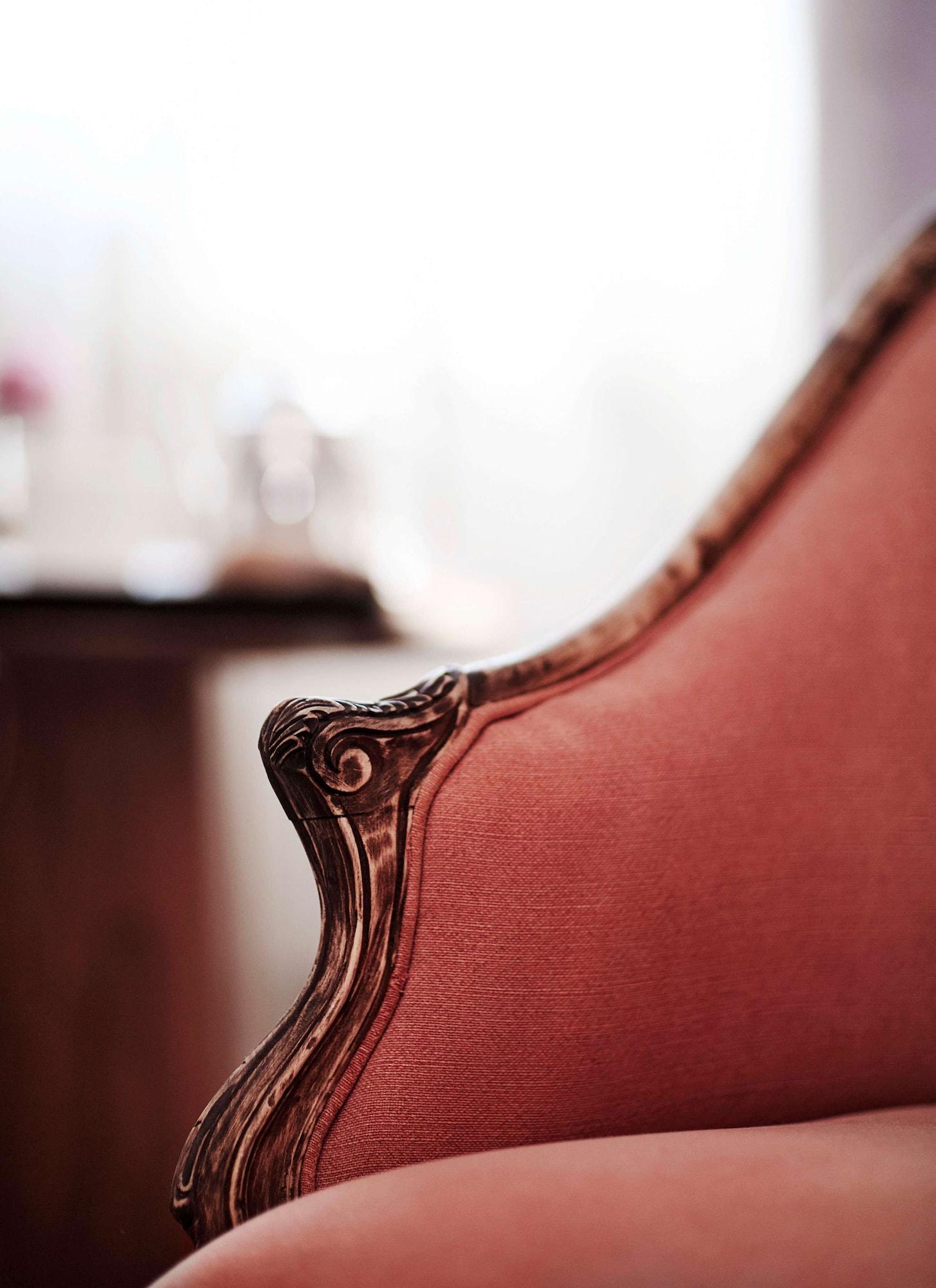 โรงแรมดิโพลแมต สต็อกโฮล์ม ภายนอก รูปภาพ Detail of a Louis XV armchair