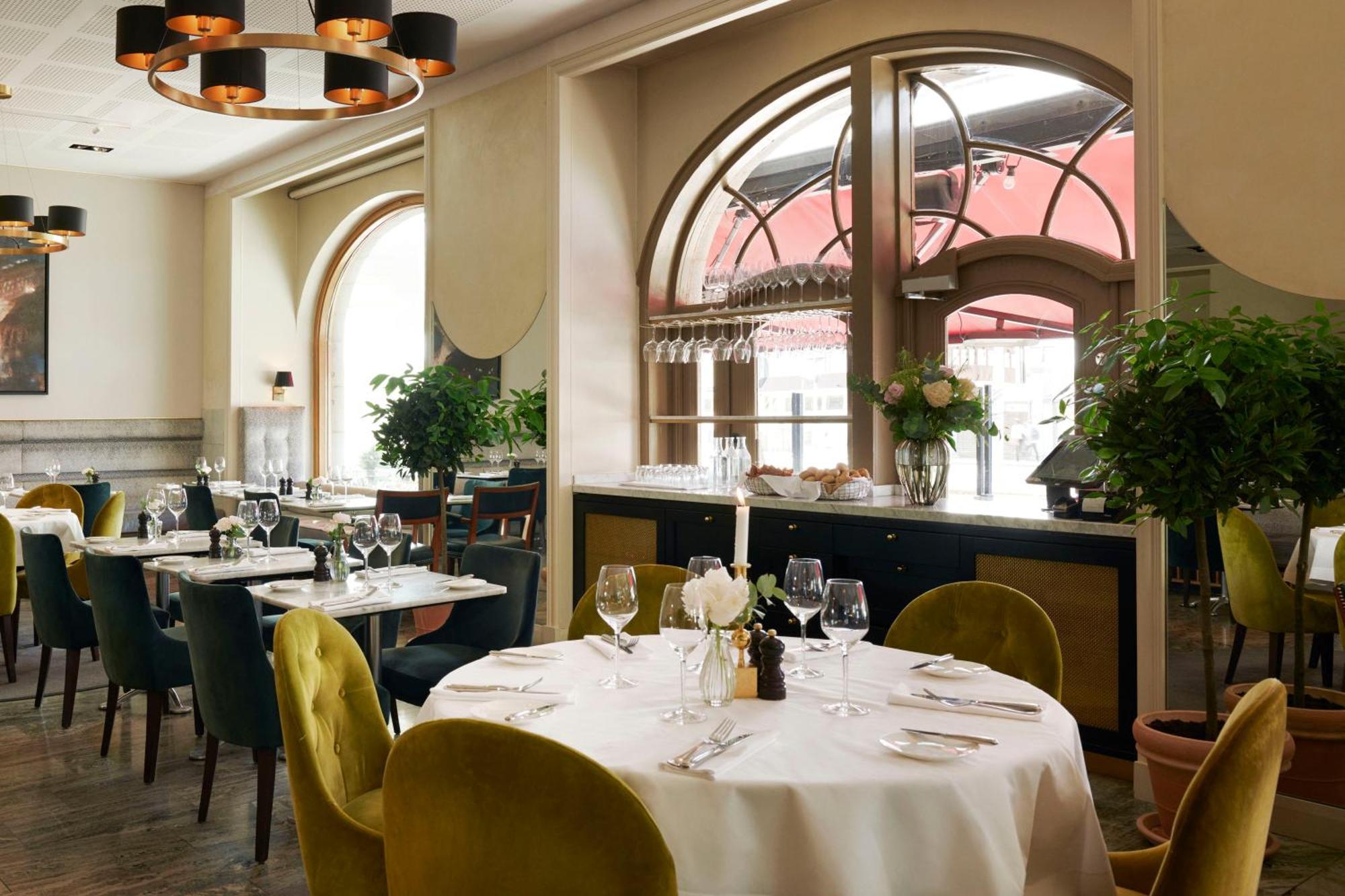 โรงแรมดิโพลแมต สต็อกโฮล์ม ภายนอก รูปภาพ Restaurant interior