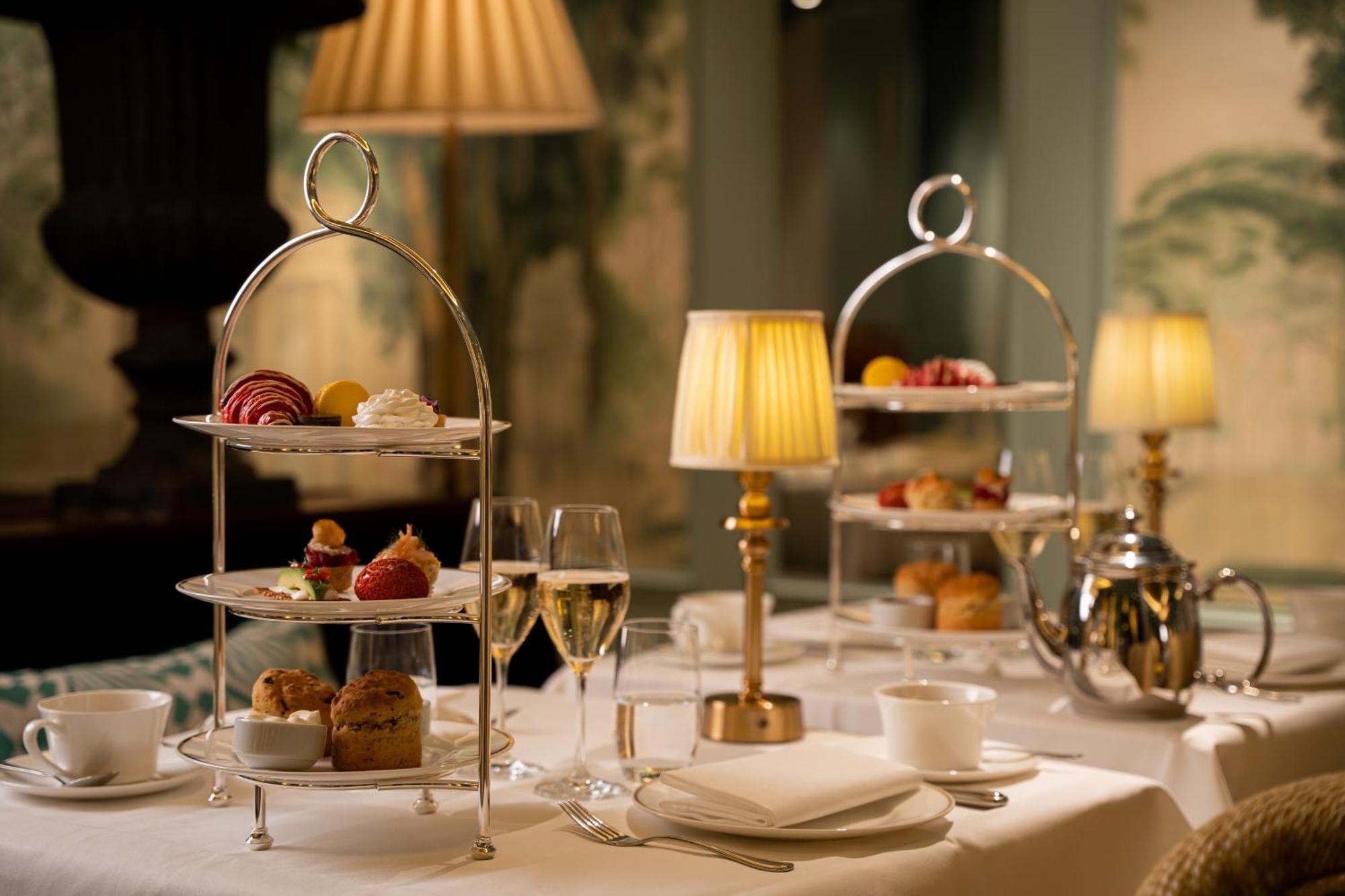 โรงแรมดิโพลแมต สต็อกโฮล์ม ภายนอก รูปภาพ Afternoon tea at the Ritz