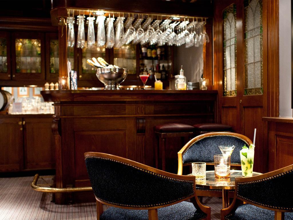 โรงแรมดิโพลแมต สต็อกโฮล์ม ภายนอก รูปภาพ The bar at the Savoy